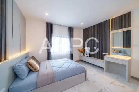 Casa de 5 dormitorios en Pattaya, Tailandia № 211519 - foto 3