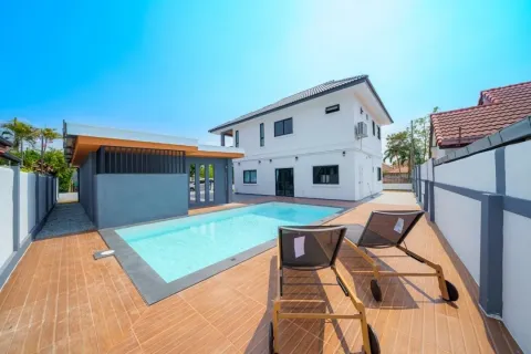 Casa de 5 dormitorios en Pattaya, Tailandia № 211519 - foto 14