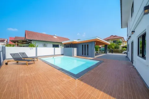 Casa de 5 dormitorios en Pattaya, Tailandia № 211519 - foto 15
