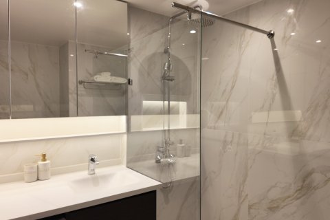 Condo in Bangkok, Thailand, 1 bedroom  № 156321 - photo 11