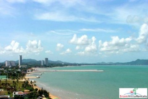 Apartment on Jomtien Beach, Pattaya, Thailand 3 bedrooms № 192780