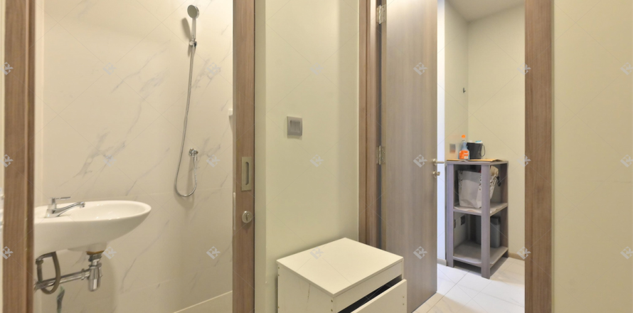 Condo in Bangkok, Thailand, 3 bedrooms № 202354