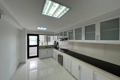 House in Pattaya, Thailand 3 bedrooms № 157595 - photo 12