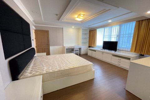 Condo in Pattaya, Thailand, 4 bedrooms  № 157591 - photo 26