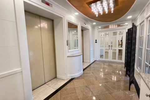 Condo in Pattaya, Thailand, 4 bedrooms  № 157591 - photo 12