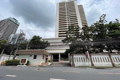 Condo in Pattaya, Thailand, 4 bedrooms  № 157591 - photo 9