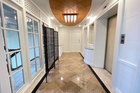 Condo in Pattaya, Thailand, 4 bedrooms  № 157591 - photo 8