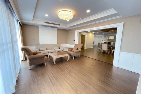 Condo in Pattaya, Thailand, 4 bedrooms  № 157591 - photo 2
