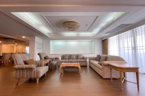 Condo in Pattaya, Thailand, 4 bedrooms  № 157591