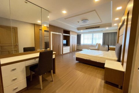 Condo in Pattaya, Thailand, 4 bedrooms  № 157591 - photo 6