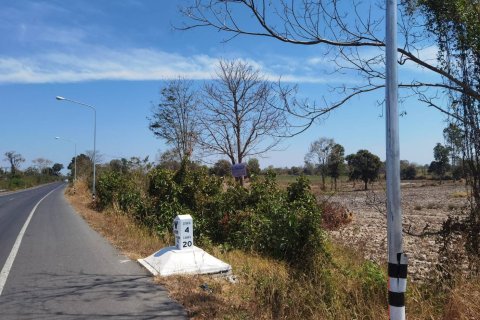 Land in Amnat Charoen, Thailand 68800 sq.m. № 159598 - photo 3