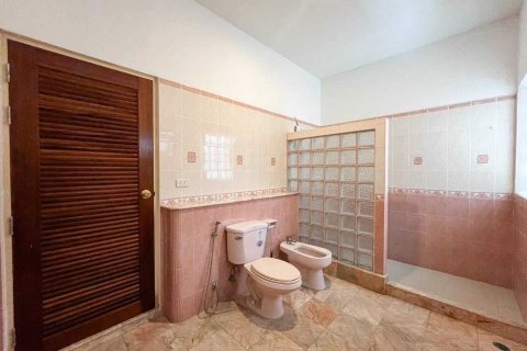 Villa in Kathu, Thailand 3 bedrooms № 159596 - photo 7