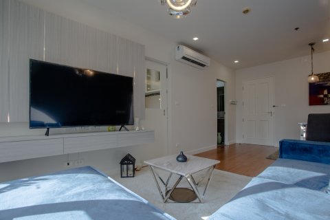 Condo in Bangkok, Thailand, 1 bedroom  № 143187 - photo 2
