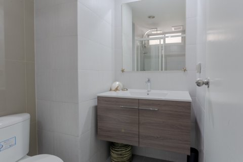 Condo in Bangkok, Thailand, 1 bedroom  № 143187 - photo 12
