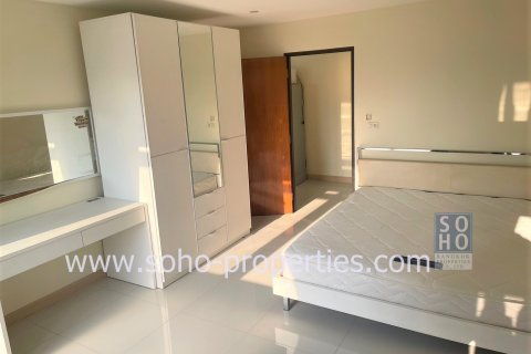 Condo in Bangkok, Thailand, 1 bedroom  № 143183 - photo 3