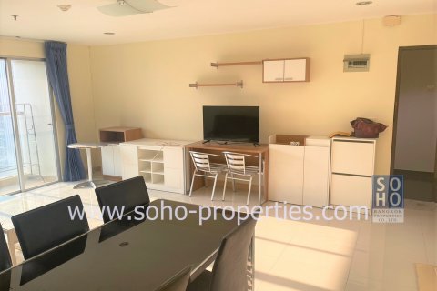 Condo in Bangkok, Thailand, 1 bedroom  № 143183 - photo 1