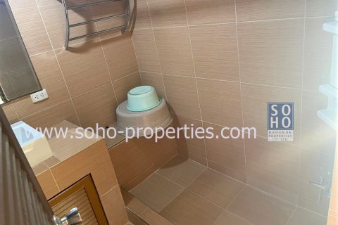 Condo in Bangkok, Thailand, 1 bedroom  № 143183 - photo 7