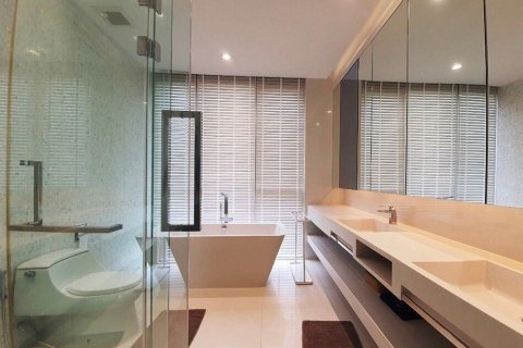 Condo in Watthana, Bangkok, Thailand, 2 bedrooms № 155215 - photo 11