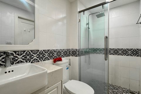 Condo on Jomtien Beach, Pattaya, Thailand, 2 bedrooms  № 157408 - photo 10