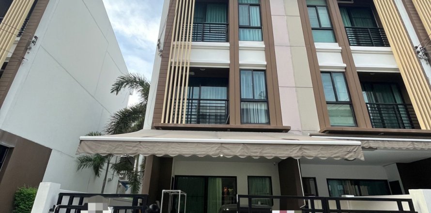 Таунхаус в Фаси Чароене, Бангкок, Таиланд с 3 спальнями № 152828