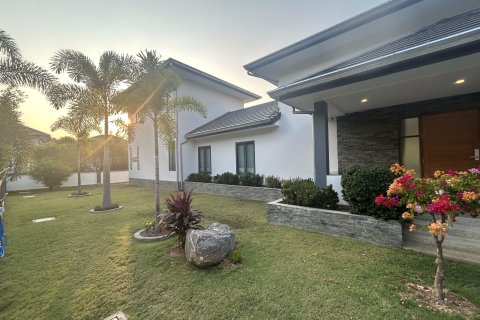 Вилла в Хуа Хине, Таиланд с 3 спальнями  № 162911 - фото 18