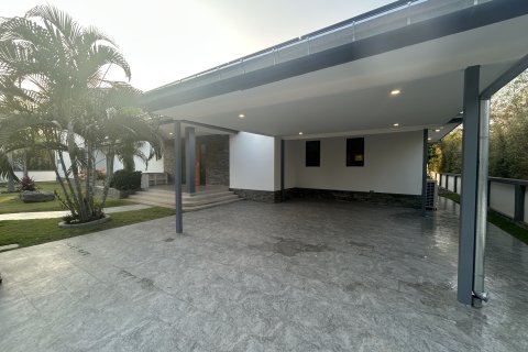 Вилла в Хуа Хине, Таиланд с 3 спальнями  № 162911 - фото 17