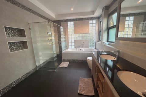 Вилла в Хуа Хине, Таиланд с 3 спальнями  № 162911 - фото 9