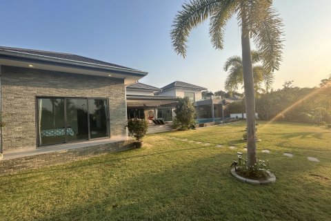 Вилла в Хуа Хине, Таиланд с 3 спальнями  № 162911 - фото 19