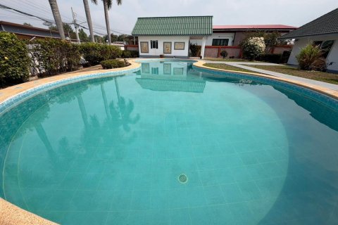 Villa in Pattaya, Thailand 6 bedrooms № 162905