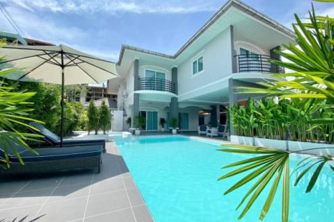 House in Pattaya, Thailand 5 bedrooms № 157787 - photo 11