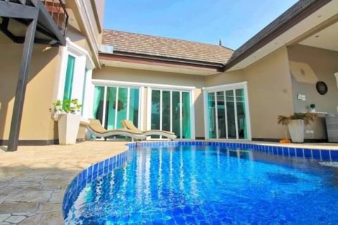 House in Pattaya, Thailand 6 bedrooms № 157786 - photo 7