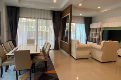 House in Pattaya, Thailand 3 bedrooms № 157789 - photo 3