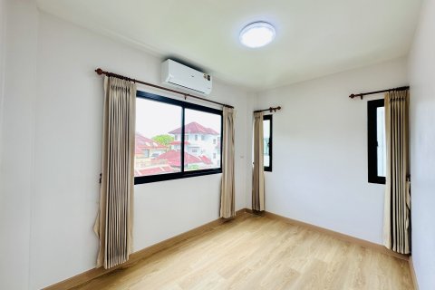 House in Chiang Mai, Thailand 4 bedrooms № 156196 - photo 8
