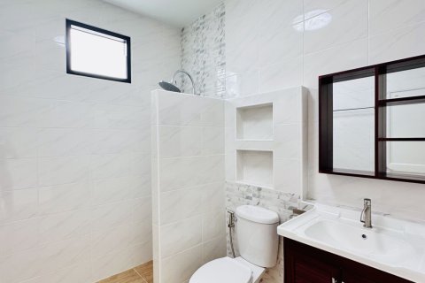 House in Chiang Mai, Thailand 4 bedrooms № 156196 - photo 13