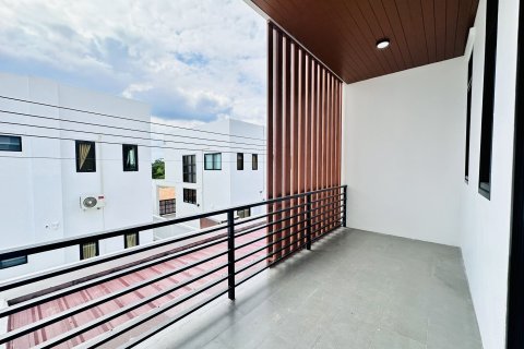 House in Chiang Mai, Thailand 4 bedrooms № 156196 - photo 10