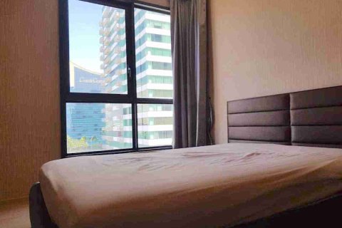 Condo in Bangkok, Thailand, 2 bedrooms  № 183348 - photo 4