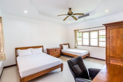 Villa in Hua Hin, Thailand 3 bedrooms № 168784 - photo 11