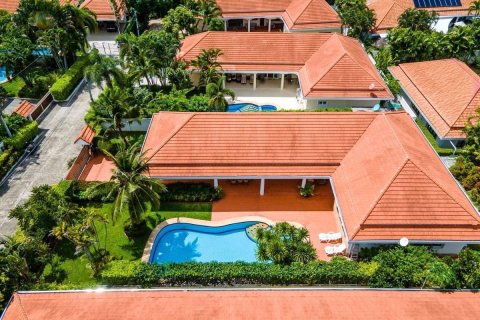 Villa in Hua Hin, Thailand 3 bedrooms № 168784 - photo 10