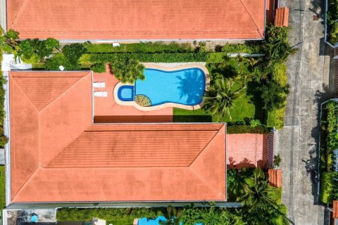 Villa in Hua Hin, Thailand 3 bedrooms № 168784 - photo 16