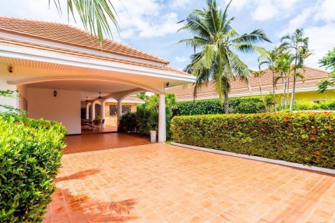 Villa in Hua Hin, Thailand 3 bedrooms № 168784 - photo 18