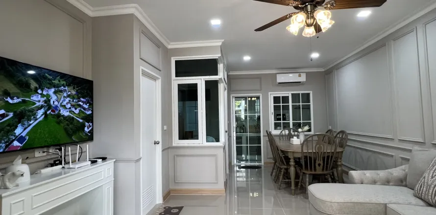 Townhouse in Nong Khaem, Bangkok, Thailand 4 bedrooms № 170833