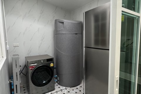 Townhouse in Nong Khaem, Bangkok, Thailand 4 bedrooms № 170833 - photo 10