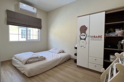 Townhouse in Nong Khaem, Bangkok, Thailand 4 bedrooms № 170833 - photo 7