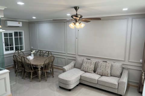 Townhouse in Nong Khaem, Bangkok, Thailand 4 bedrooms № 170833 - photo 3