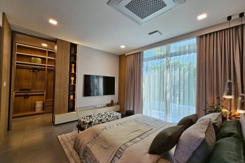 House in Bangkok, Thailand 4 bedrooms № 181127 - photo 25