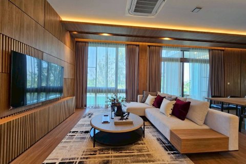 House in Bangkok, Thailand 4 bedrooms № 181127 - photo 3