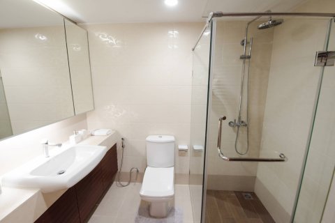 Condo in Bangkok, Thailand, 3 bedrooms  № 181125 - photo 24