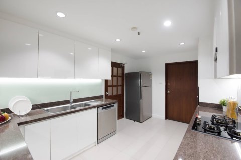 Condo in Bangkok, Thailand, 3 bedrooms  № 181125 - photo 10