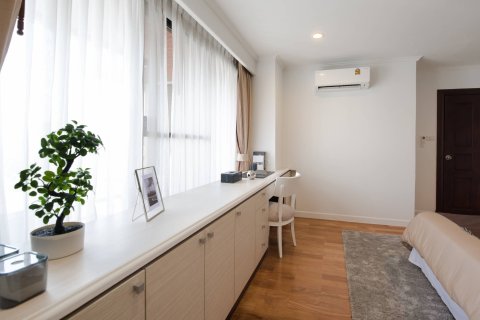 Condo in Bangkok, Thailand, 3 bedrooms  № 181125 - photo 25