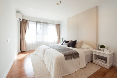 Condo in Bangkok, Thailand, 3 bedrooms  № 181125 - photo 21